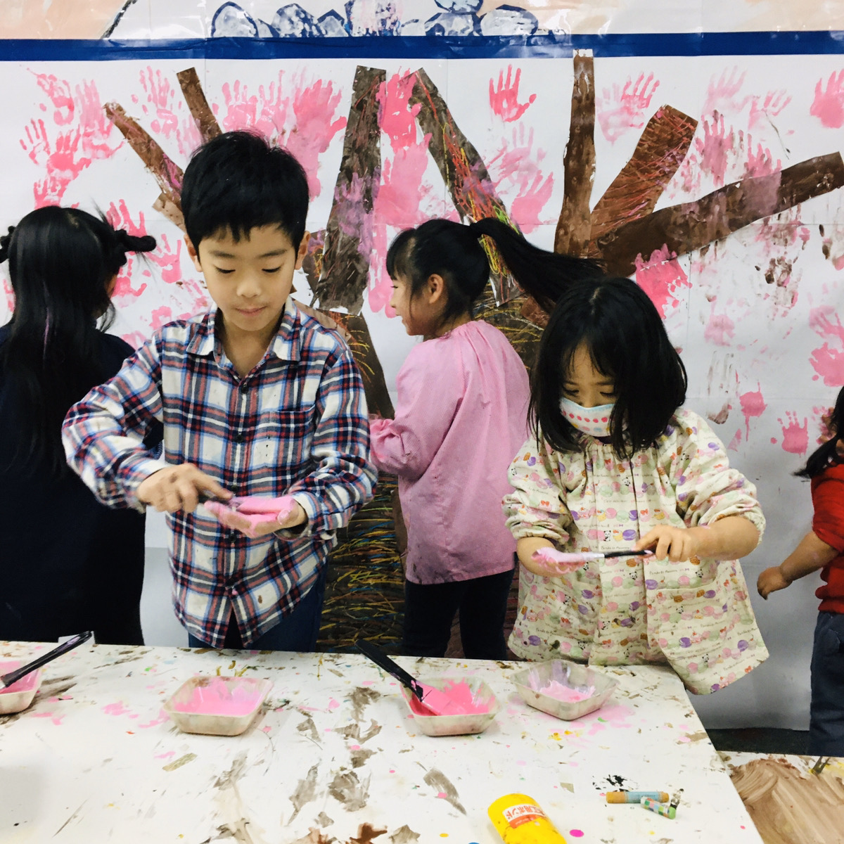 【親子の思い出/桜アート】特大スケールの桜（絵の具で手形ペイント）