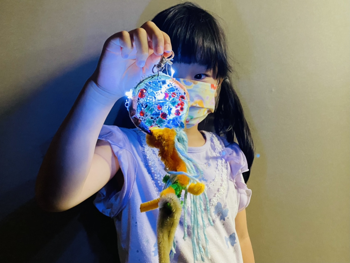 「LEDライトで光るドリームキャッチャー」をつくりました！子供でも簡単な作り方