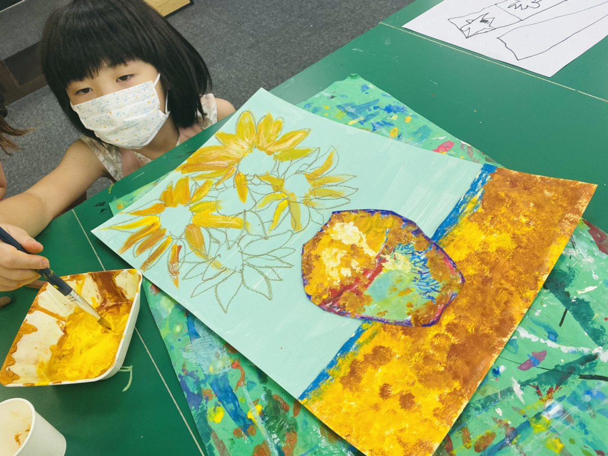 ゴッホの「ひまわり」を親子で油絵風に描いていただきました！